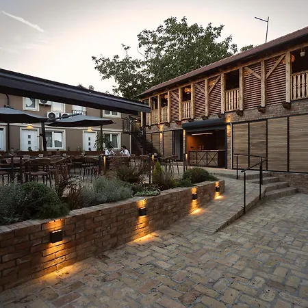 C'a Steva Sremska Kuca *