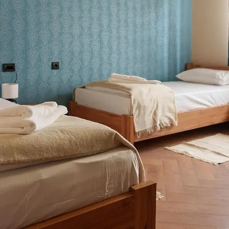 C'a Steva Sremska Kuca *